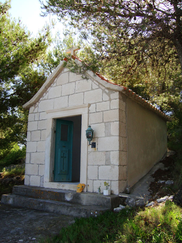 Kapela sv. Ante u uvali Movar Kapela sv. Ante u uvali Movar